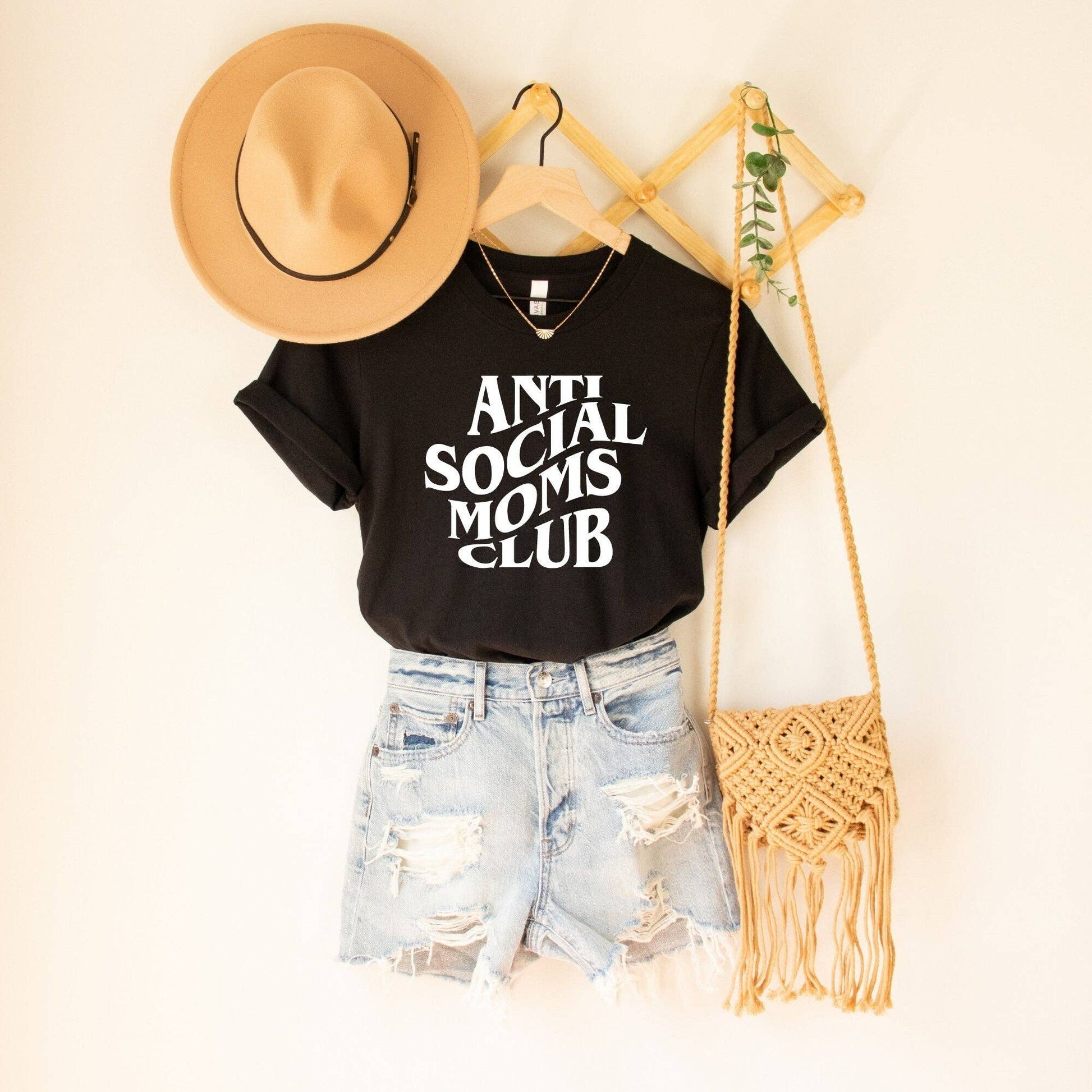 Funny Tshirt For Anti Social Mama *Unisex Fit*140