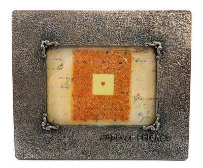 Pewter picture frame with the words "forever friends" written on the bottom right corner pf58